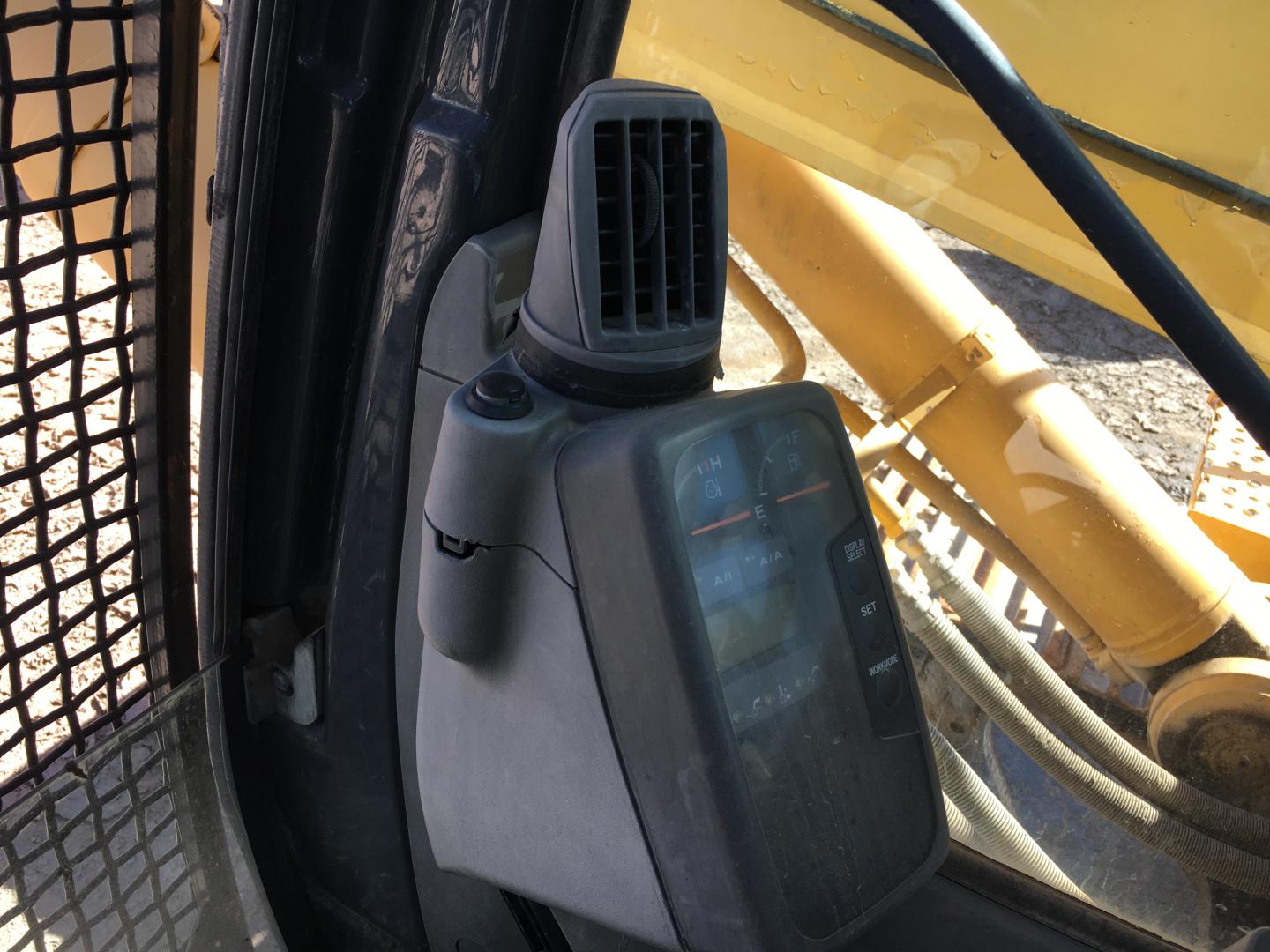 ./imagenes/INVOICE/2019/15426/EXCAVADORA JOHN DEERE_450CLC (24).JPG